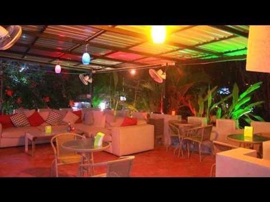 Malibu Corner Bar & Grill