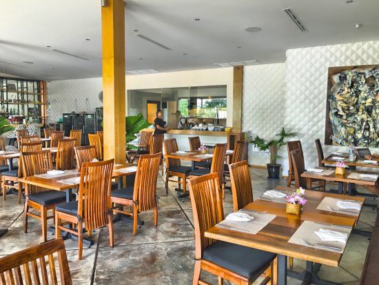 Taste Bar & Grill