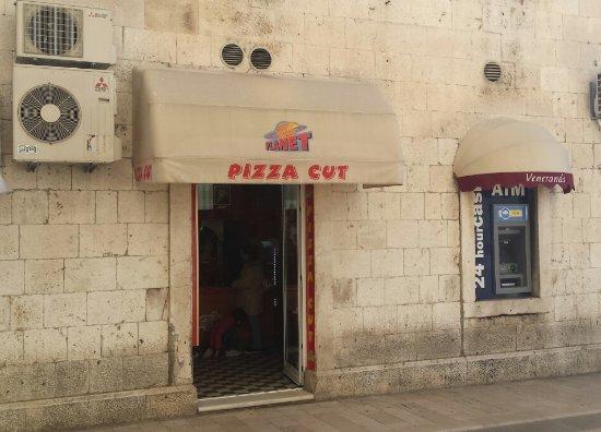 Pizza Cut Planet 1