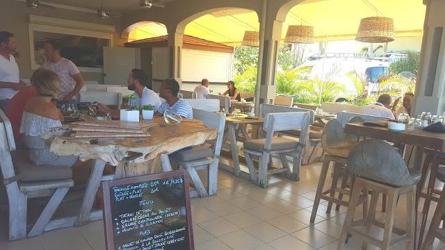 Oasis restaurant & Pizzeria