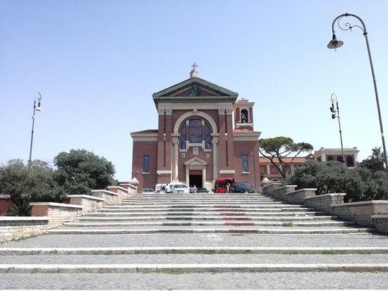 église di Santa Maria Regina Pacis