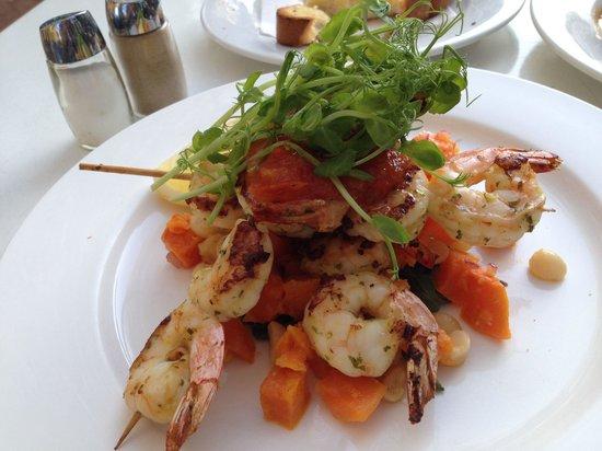 Broadwater Beach Bar & Restaurant