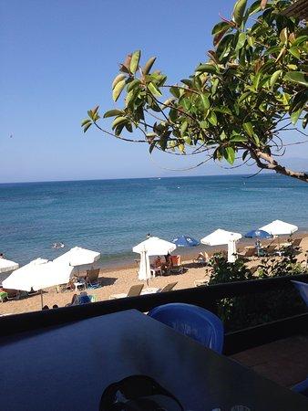 Yiannakis Beach Restaurant