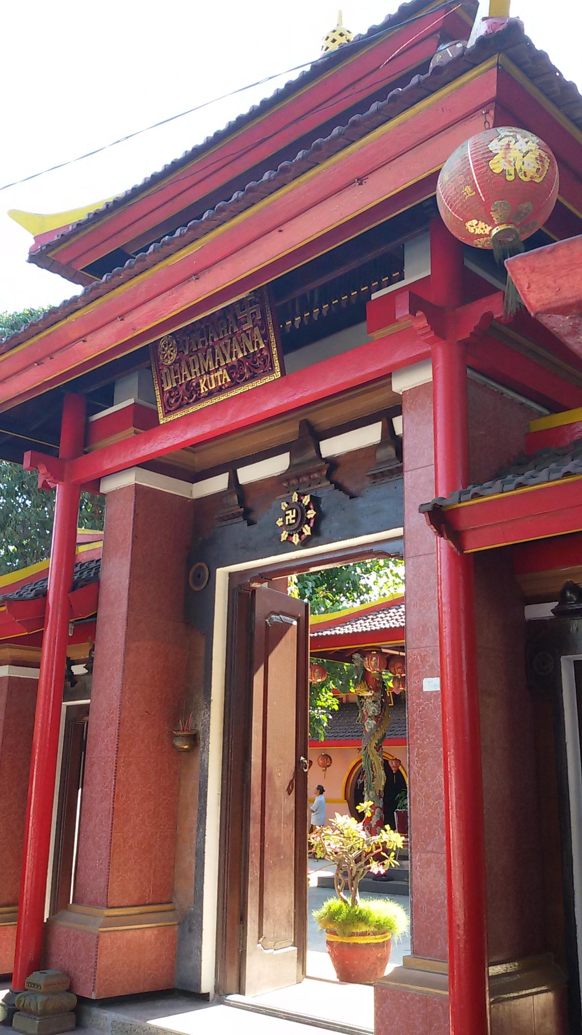 Temple Vihara Dharmayana Kuta