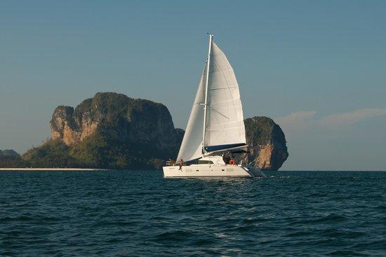 Raya Sailing Day Trips