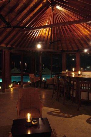 Lounge Bar at Saman Villas