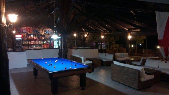 Relax Cocktail Bar