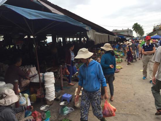 Marche aux vetements de Hoi An