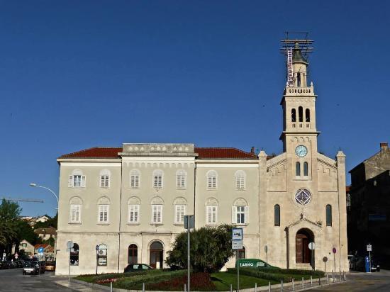 The church and monastery of St. Frane