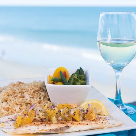 Pier 14 Restaurant & Lounge